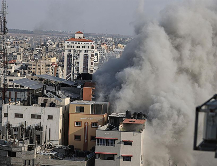 ГАЗА, 7. ДЕЦЕМБРА /СРНА - РИА Новости/ - Број погинулих у израелском бомбардовању Појаса Газе порастао је на 17.177 људи од 7. октобра, саопштило је палестинско Министарство здравља.