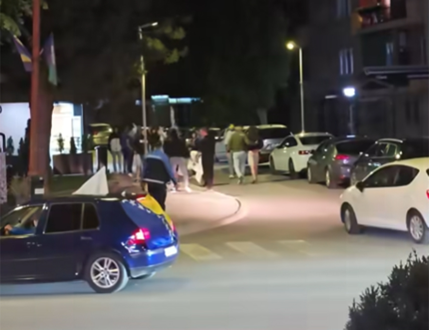 НОВИ ТРАВНИК, 13. ЈУНА /СРНА/ - Групе навијача репрезентација БиХ и Хрватске сукобиле су се у центру Новог Травника, а полиција је спријечила већи инцидент.
