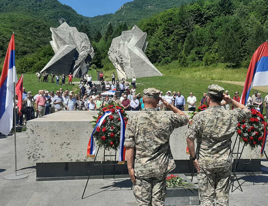 БАЊАЛУКА, 13. ЈУНА /СРНА/ - Битка на Сутјесци није била само војна битка, већ борба за право на живот, достојанство и будућност српског народа који је кроз историју много пута показао да слободу сматра највећом вриједношћу, а фашизам највећим злом 20. вијека, истакао је предсједник Милорад Додик.