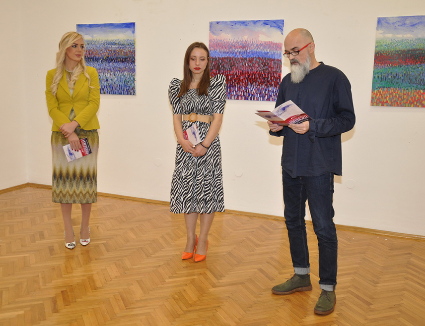 ПРИЈЕДОР, 6. ДЕЦЕМБРА /СРНА/- У Музеју Козаре у Приједору вечерас је отворена изложба под називом "Пејзажи" аутора Ангелине Вукосав.