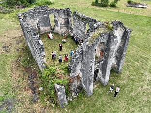 НДХ - дјеца - Храм Светих апостола Петра и Павла у Притоци