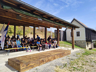 Република Српска - Крупа на Уни - "Башта сљезове боје"