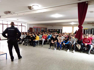 Република Српска -Нови Град - полиција - ученици - предавање