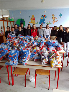 Република Српска - Козарска Дубица - савјет ученика ОШ "Свети Сава"- пакетићи