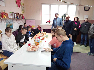 Република Српска - Нови Град - Дрљача - Удружење"Искра" - поклон пакетићи