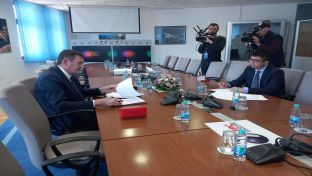 Требиње - Митровић, Шу Кун