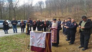 Скелани - парастос за 11 погинулих полицајаца