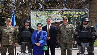 Сарајево - Луси Невил-Ролф у посјети оружаним снагама БиХ 