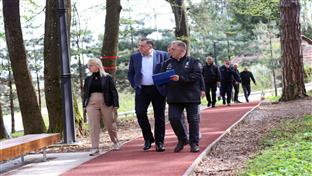 Бањалука - Додик,Талић - шетња уређеним стазама у Слатини