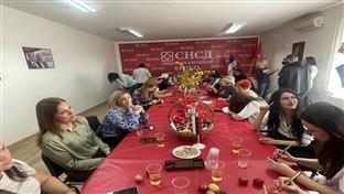 Брчко - Актив жена брчанског СНСД-а - шарање васкршњих јаја