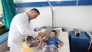 Бањалука - УКЦ - Васкрс - посјета најмлађим пацијентима 