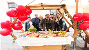 Нови Град - актив жена СНСД-а -изложба домаћих специјалитета