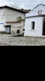 Призрен - оштећена црква Светог Пантелејмона у Призрену