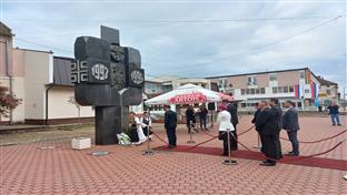 Шамац - обиљежавање Дана општине - полагање вијенаца