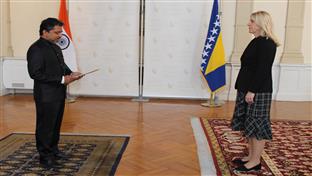 Сарајево - Цвијановић- Сатпати - предаја  акредитива