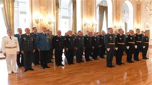 Београд - Вучевић официрима уручио  указе о унапређењима