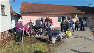 Приједор - уређење простора око друштвеног дома и мјесне амбуланте