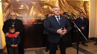 Бањалука - Вишковић присуствовао изложби "Бог и човјек"