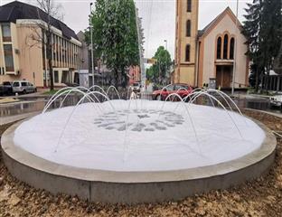 Теслић - убачена непозната супстанца у градску фонтану 