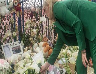 Подгорица - Београд -  Боровинић Бојовић положила цвијеће испред школе "Владислав Рибникар"