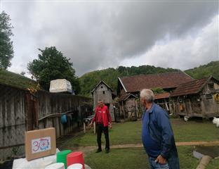 Крупа на Уни - Црвени крст - подјела пакета социјално угроженим категоријама