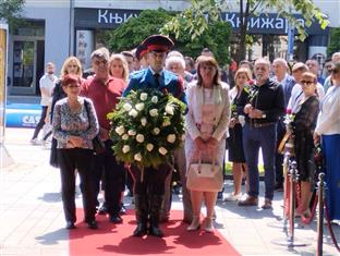 Република Српска - Бањалука - Спомен-обиљежје "Живот"- полагање вијенаца