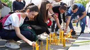 Бијељина - прислужене свијеће за дјецу настрадалу у  школи у Београду и за убијене у Младеновцу