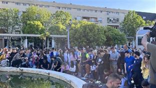 Подгорица - грађани одају почаст жртвама трагедије у Београду
