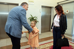 Република Српска - Додик угостио дјевојчицу Марију Награисаловић Машу