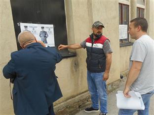 Република Српска - Сребреница -  "Источна алтернатива" - лијепљење плаката