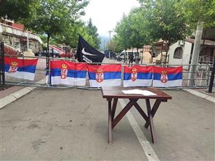 Србија -Космет - Звечан - блокада општинске зграде