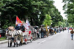 Република Српска - Бањалука-дефиле кочија и коњаника
