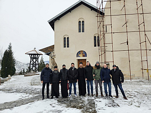 Црна Гора - "Млади за Космет" - хуманост