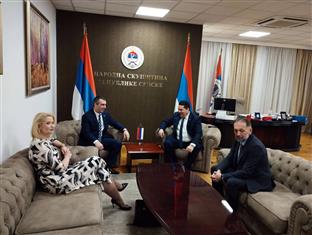 Република Српска, Србија - парламенти