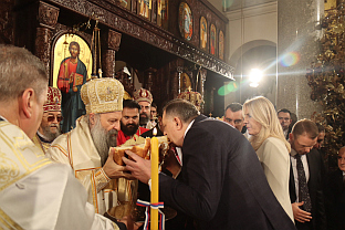 Република Српска - Бањалука - владика Порфирије, Додик- ломљење славског колача