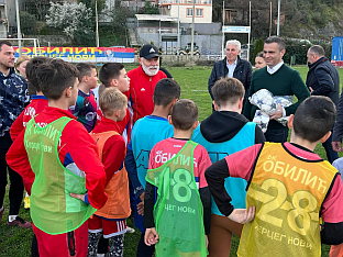 Србија - дијаспора - Милићевић - ФК "Обилић"- поклон лопте
