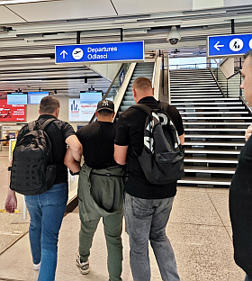 БиХ - Служба за послове са странцима - присилно удаљавање три лица