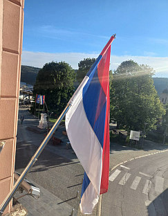 Република Српска - Мркоњић Град - истакнута застава Српске