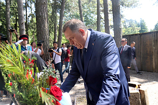 Република Српска - Козара - сјећање - полагање вијенаца 