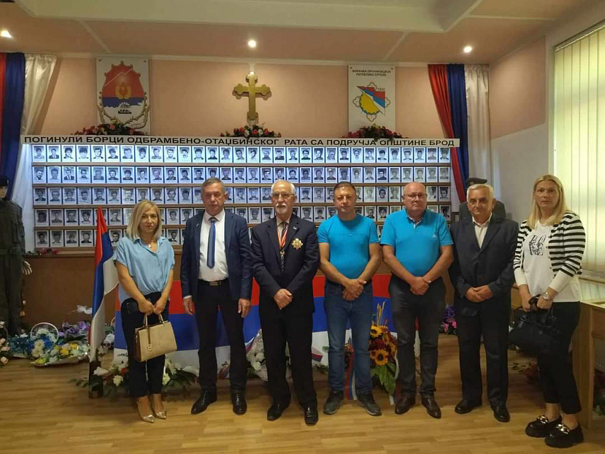 БРОД, 10. ОКТОБРА /СРНА/ - Делегација СУБНОР-а и општине Сурдулица присуствовала недавном свечаном обиљежавању 31 године од ослобођења општине Брод у Одбрамбено-отаџбинском рату.