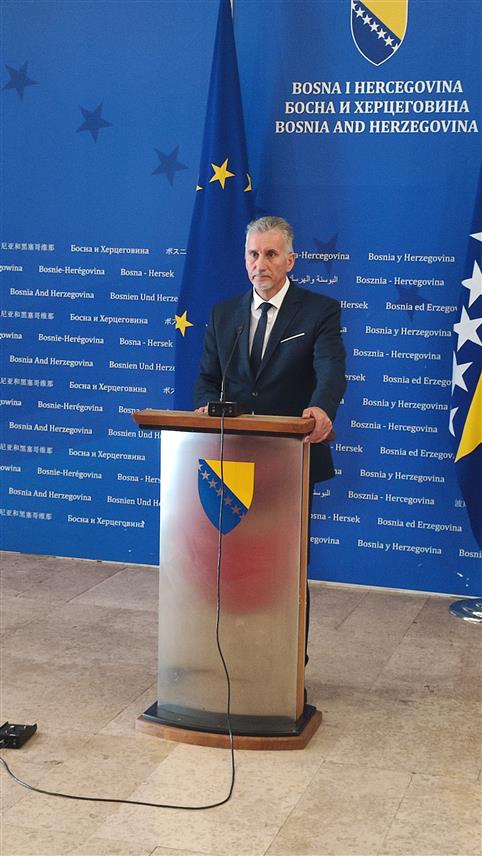 САРАЈЕВО, 10. ОКТОБРА /СРНА/ -  Предсједавајући Групе пријатељства Парламентарне скупштине БиХ за Африку и земље Блиског истока Кемал Адемовић и предсједавајући Групе пријатељства Народне скупштине Кувајта Мухамед Хајеф Ел-Мутаири. 