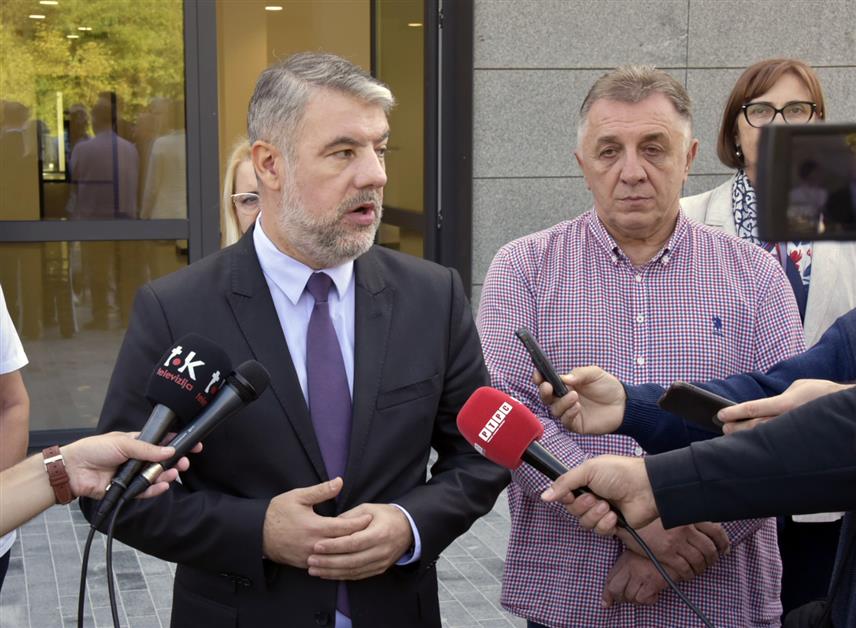 БАЊАЛУКА, 11. ОКТОБРА /СРНА/ - Министар здравља и социјалне заштите Републике Српске Ален Шеранић очекује да ће до краја године бити отворен бањски центар у Српским Топлицама у Бањалуци, а вриједност пројекта већа је од 25 милиона КМ.