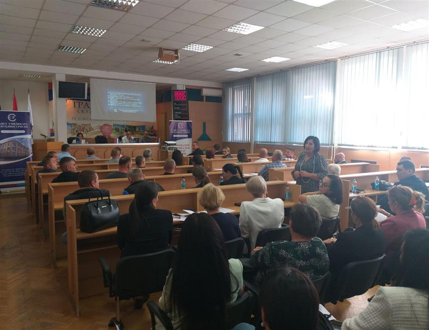 ЗВОРНИК, 11. ОКТОБРА /СРНА/ - Предсједник Савеза синдиката Републике Српске Ранка Мишић рекла је данас у Зворнику да ће од 1. јануара идуће године бити повећана најнижа плата у Републици Српској.