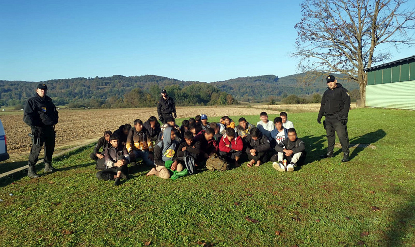 САРАЈЕВО, 12. ОКТОБРА /СРНА/ - Припадници Граничне полиције БиХ су од почетка године одвратили више од 4.200 лица од покушаја незаконитог преласка границе.