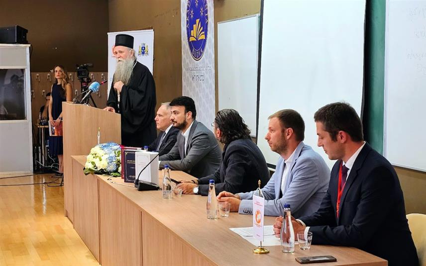 ПОДГОРИЦА, 12. ОКТОБРА /СРНА/ - Mитрополит црногорско-приморски Јоаникије на научном скупу "Савремено државно-црквено право" у Будви.