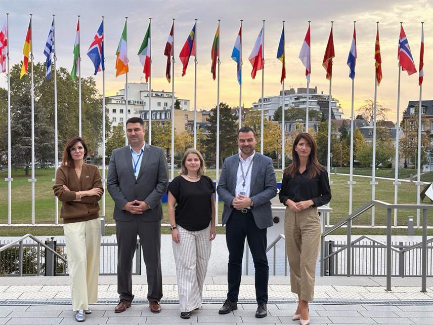 СТРАЗБУР, 13. ОКТОБРА /СРНА/ - Чланови парламентарне делегације БиХ у Парламентарној скупштини Савјета Европе су заједничким дипломатским активностима у Стразбуру обезбиједили подршку више од 50 посланика у парламентима земаља чланица ЕУ и региона за убрзано отварање преговора ЕУ са БиХ.