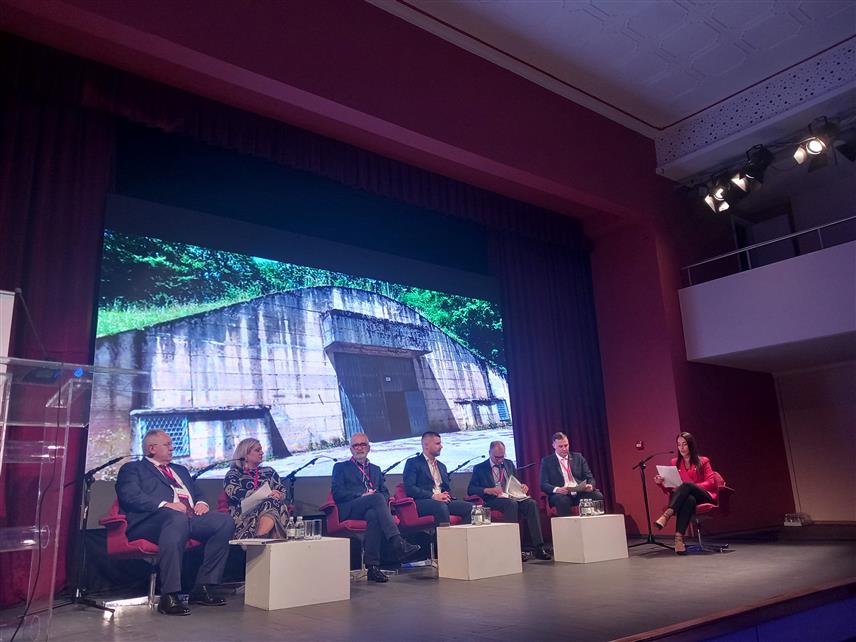 ТРЕБИЊЕ, 13. ОКТОБРА /СРНА/ - Конференција "Климатске промјене, ризици и заједничко дјеловање у региону" у Требињу.