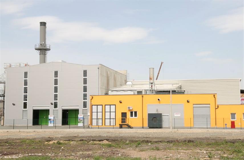 ПРИЈЕДОР, 15. ОКТОБРА / СРНА/ - У Приједору је почела сезона гријања иако су радијатори у појединим дијеловима града били топли и прије званичног почетка сезоне.