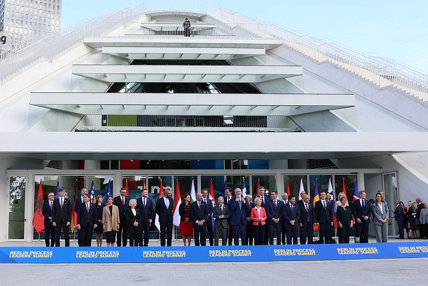 ТИРАНА, 16. ОКТОБРА /СРНА/ - Самит о западном Балкану у оквиру Берлинског процеса који се одржава у Тирани.