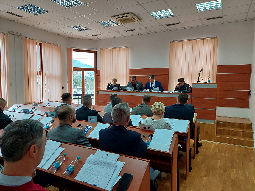 ВИШЕГРАД, 17. ОКТОБРА /СРНА/ - Одборници Скупштине општине Вишеград - сједница.